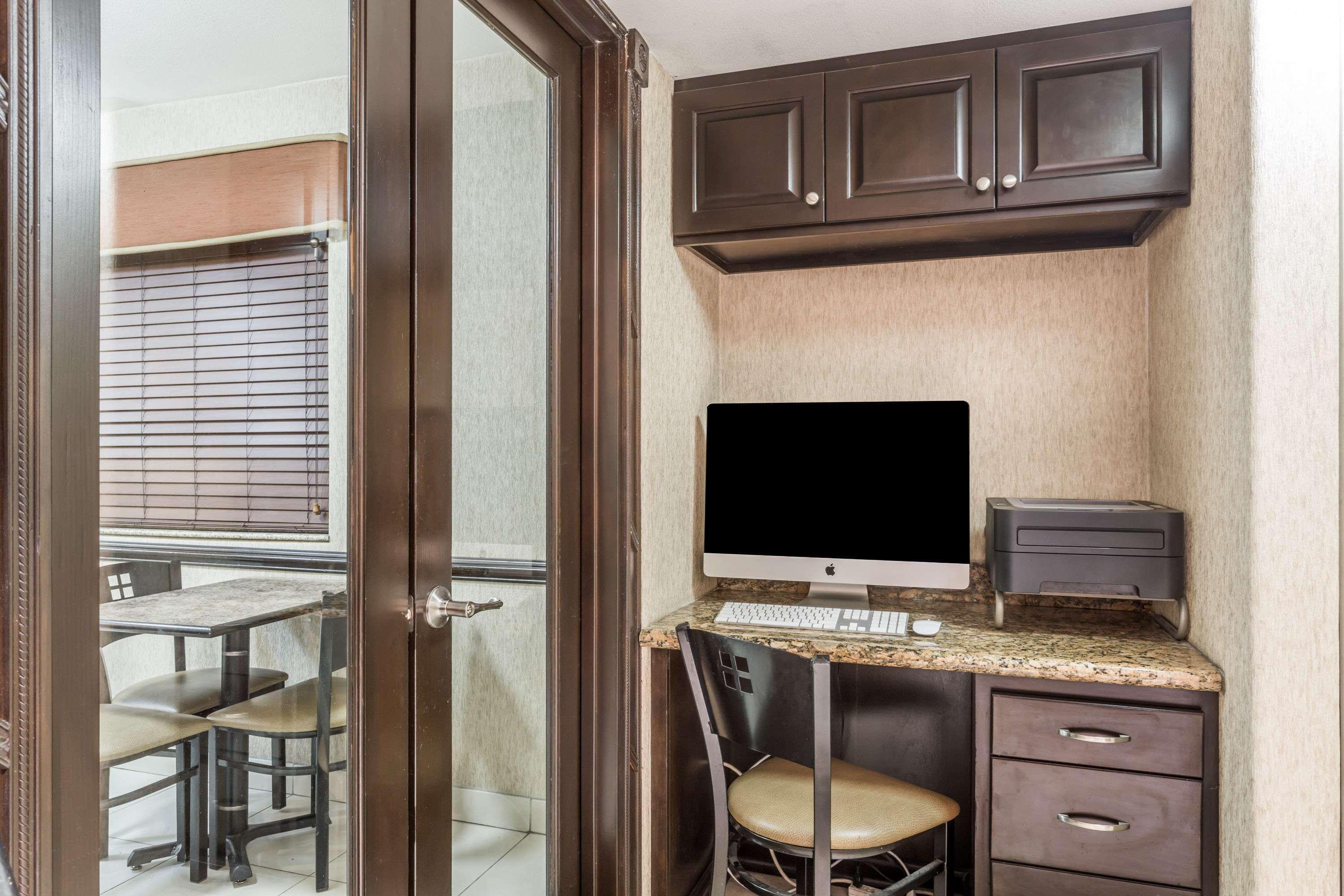 Super 8 By Wyndham Phoenix Downtown المظهر الخارجي الصورة
